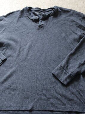 Abercrombie & Fitch Men’s Long Sleeve Henley in Charcoal Gray